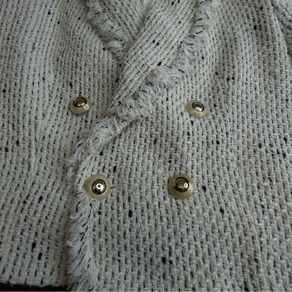 Zara Ivory Tweed Blazer with Gold Buttons - Picture 2 of 10